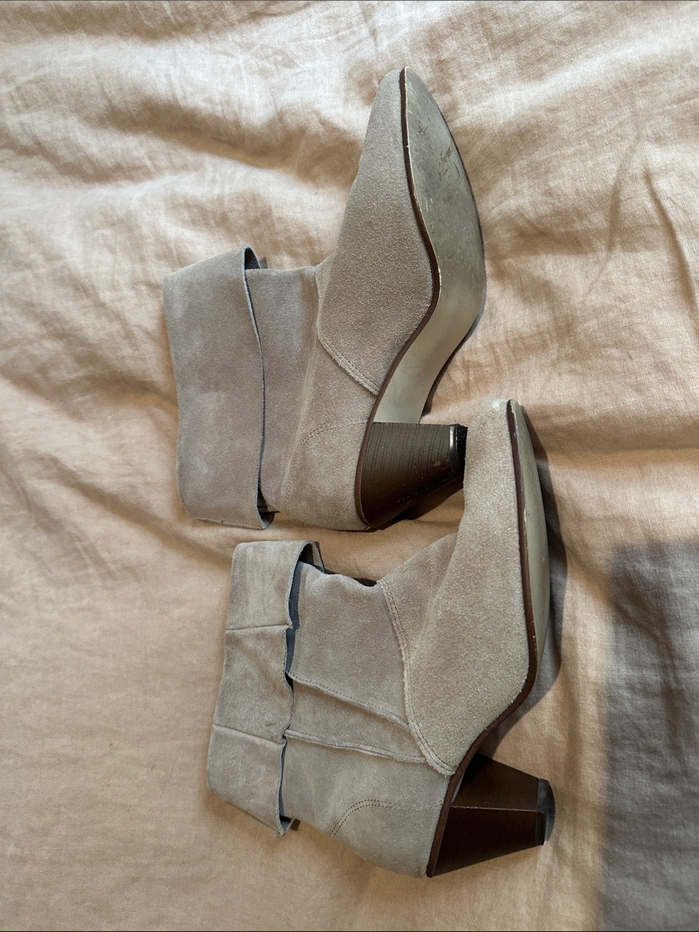 Women's Taupe Suede Ankle Boots - Stylish Block Heel vintage 80s size 9